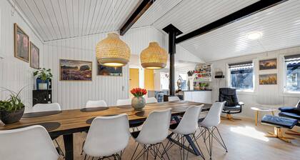 Cozy summerhouse in an incredibly scenic location