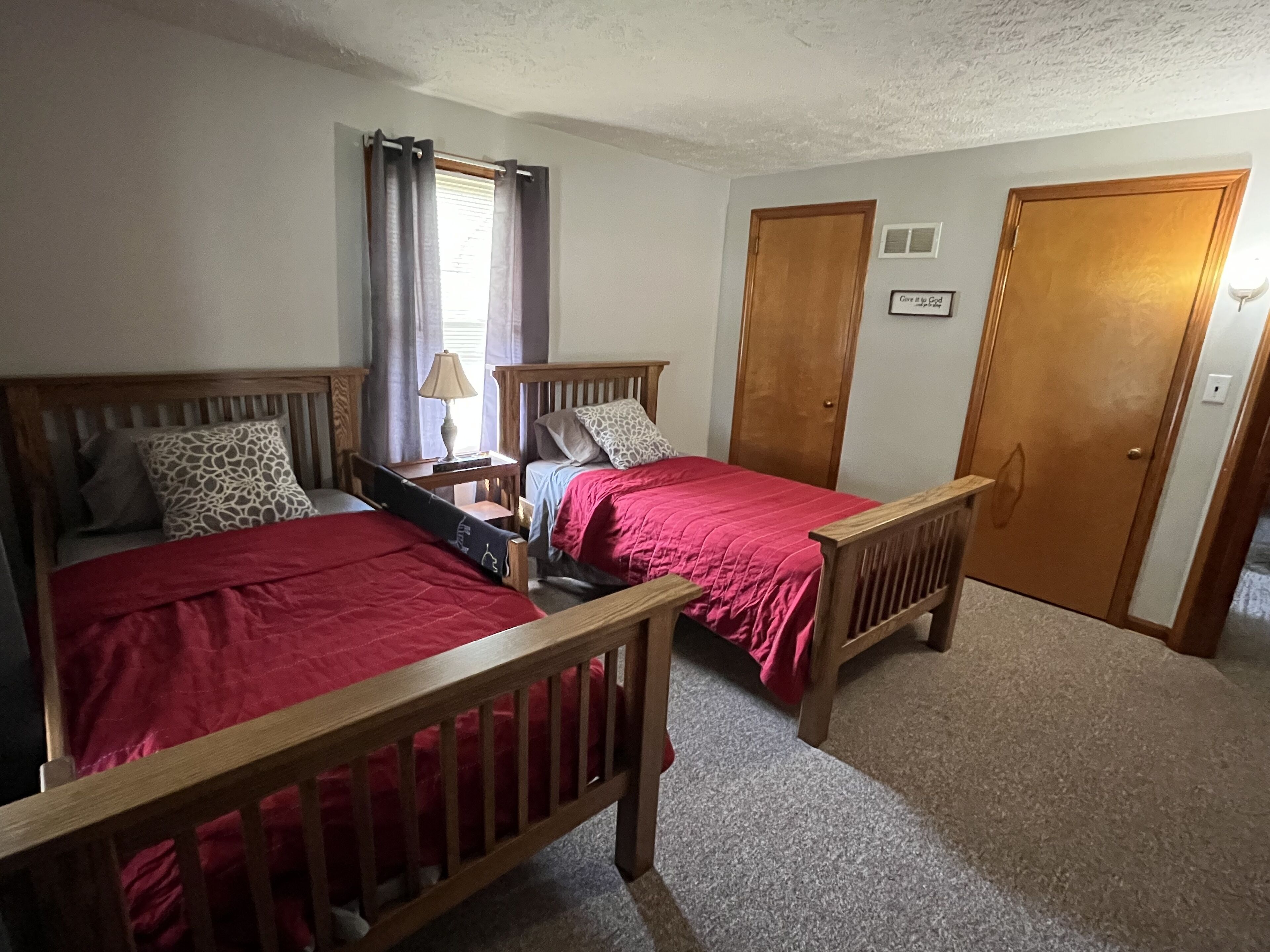 2 Schlafzimmer, Reisekinderbett, kostenloses WLAN, Bettwäsche