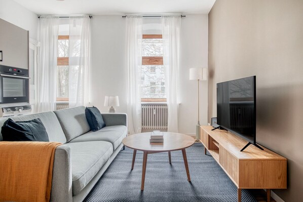 Fernseher, Stereoanlage