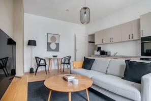 Fernseher, Stereoanlage