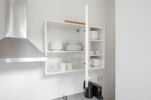 Interior - Great Neukölln Studio, nr Park, by Blueground (Berlin)