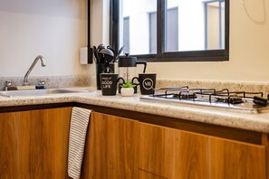 Frigorifero, microonde, macchina per tè/caffè