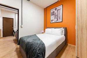 1 chambre, fer et planche Ă repasser, Wi-Fi, draps fournis