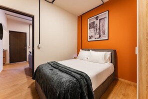 1 chambre, fer et planche à repasser, Wi-Fi, draps fournis