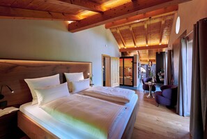2 bedrooms, bed sheets