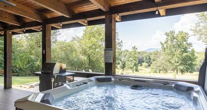 Modern home Yonah Views - King Beds + Wine Country Bliss