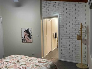 2 chambres, fer et planche à repasser, Wi-Fi, draps fournis