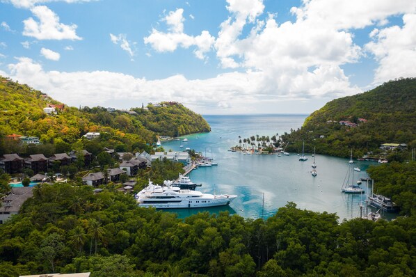 Marina - Villa in marigot bay. Breakfast inclusive. 2 mins walk to the beach (Castries)