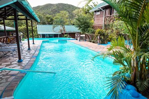 Outdoor pool - Villa in marigot bay. Breakfast inclusive. 2 mins walk to the beach (Castries)