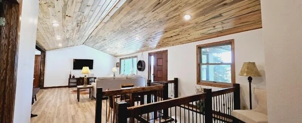 المنشأة من الداخل