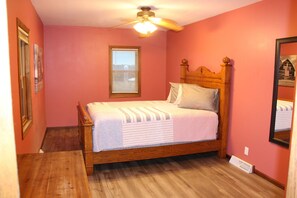 4 Schlafzimmer, Bügeleisen/Bügelbrett, WLAN, Bettwäsche