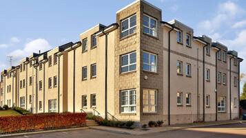 Apartemen, akses difabel | 3 kamar tidur