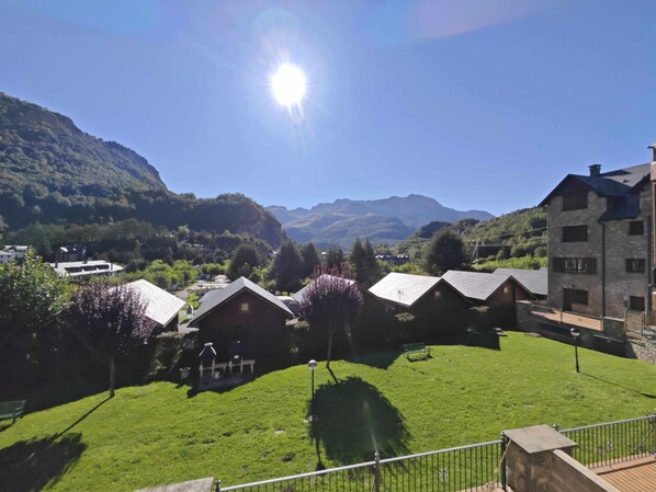 Property grounds - Sarriales II Tucasaenlospirineos (Escarrilla)