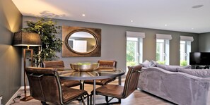 Apartment | 3 bedrooms, Internet - Executive Three Bedroom Apartment in Aberdeen s West End (Aberdeen)