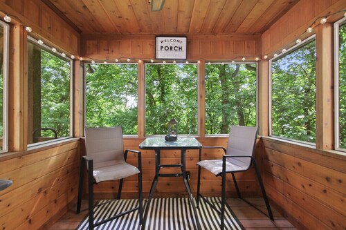 Serenity House ~ Retreat Near MKT & Vineyards