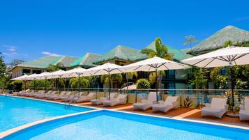 Outdoor pool, open 7:00 AM to 9:00 PM, pool umbrellas, sun loungers