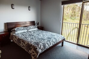 8 soverom, strykejern/-brett, wi-fi og sengetøy