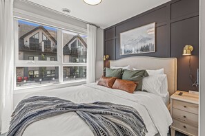 3 camere, una scrivania, ferro/asse da stiro, culla da viaggio