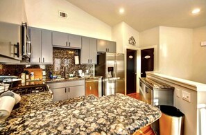 Talheres/pratos/utensílios de cozinha