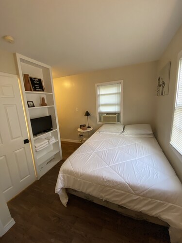 Private garage apartment in best neighborhood in Tulsa