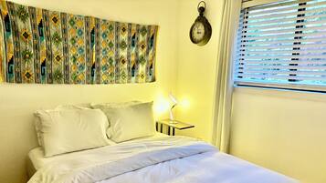 2 habitaciones, tabla de planchar con plancha, wifi y ropa de cama