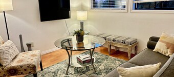 Pacific Northwest Living Guest House - 1 Bedroom + Loft with Queen Bed