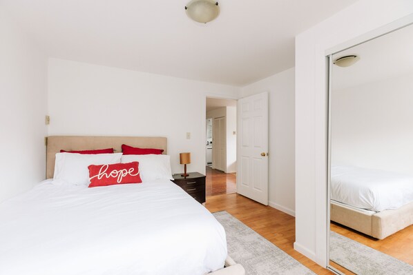 2 bedrooms, iron/ironing board, WiFi, bed sheets