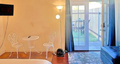 MaGiQ Private Master En-Suite w Private Bathroom, No Shared Spaces