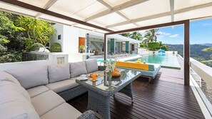 Outdoor dining - Villa Splash (Koh Samui)