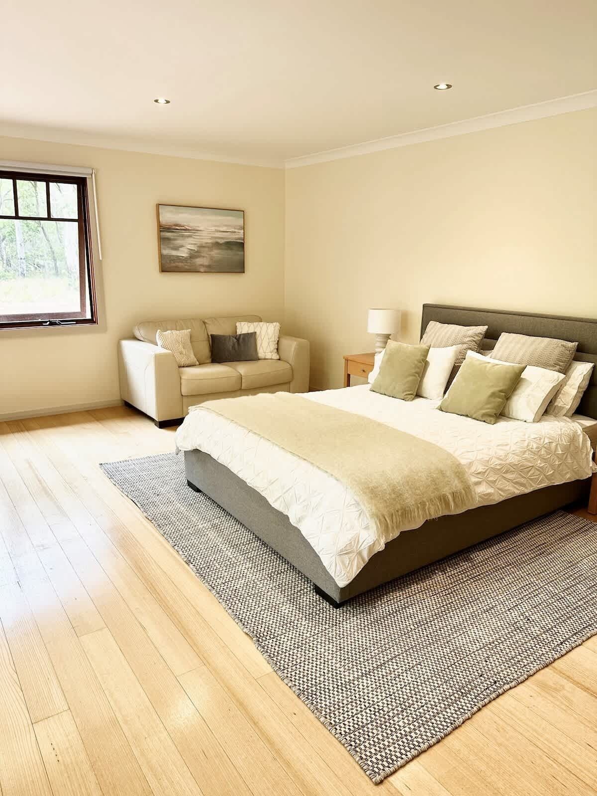 5 habitaciones, escritorio, tabla de planchar con plancha y wifi 