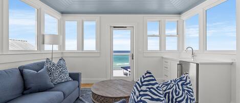 Smart TV, foosball, stereo