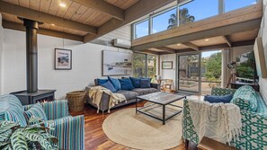 Smart TV, fireplace, DVD player