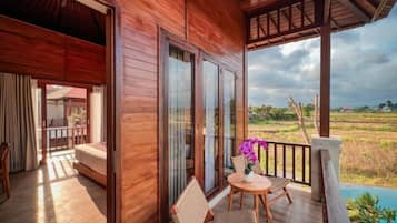 Deluxe Double or Twin Room | Θέα από το μπαλκόνι