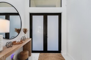 Interior - Heated Salt Pool, Game Room, BBQ, Firepit, Family Fun, Palms Hideaway (Cape Coral)