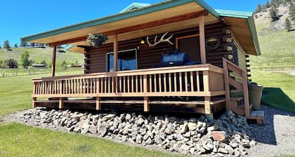 Elk Cabin - Mountain Views, Hear Rushing River, Private, Pet Friendly