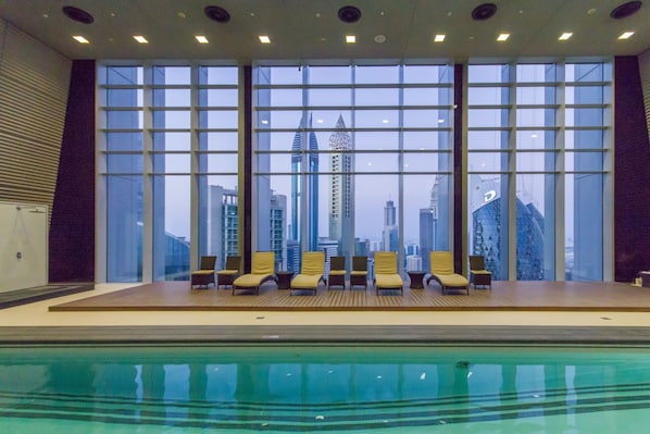 Outdoor pool - Maison Privee - High Rise 2 BD apt in Index tower (Dubai)