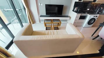 Deluxe Apartment | Living area