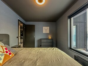 3 habitaciones, escritorio, wifi gratis y ropa de cama 