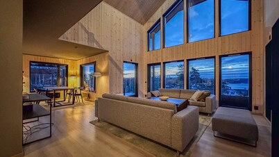 Spacious and modern villa with spectacular sea views