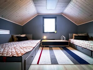 3 chambres, bureau, Wi-Fi gratuit, draps fournis