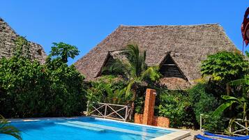 Outdoor pool, sun loungers