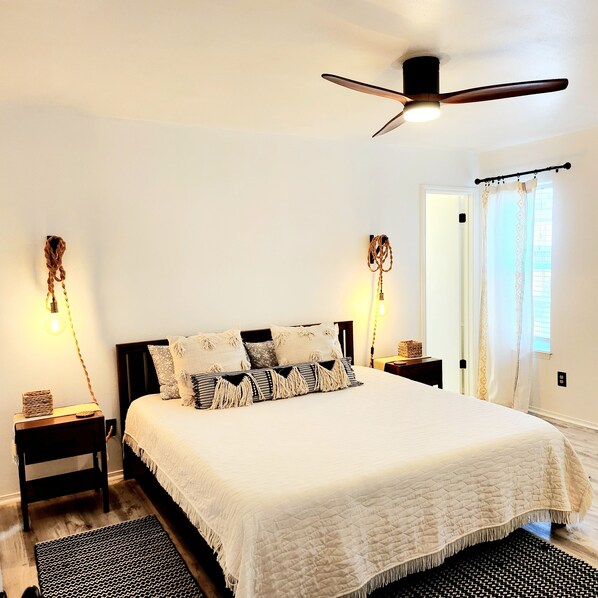 3 bedrooms, desk, iron/ironing board, travel cot