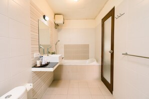 Vila Keluarga | Kamar mandi | Sandal