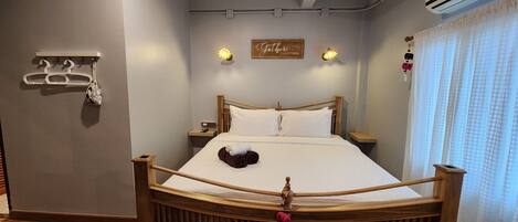 Laptop workspace, free WiFi, bed sheets