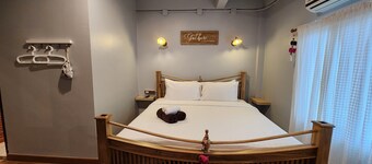 Chiangmai Walking Street Home