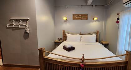 Chiangmai Walking Street Home