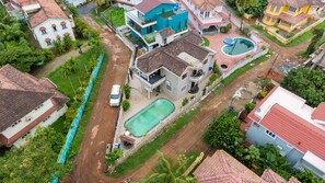 Front of property - Villa Reverie 6 Bedroom Ultra Modern (Betalbatim)