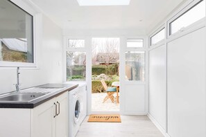 Interior - Coastal Retreat in Picturesque Bosham (Bosham)