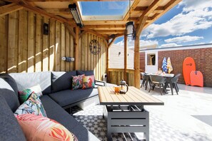 Outdoor dining - Coastal Retreat for 6 Close to Beaches (East Wittering)