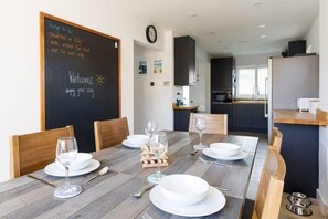 Dining - Coastal Retreat for 6 Close to Beaches (East Wittering)